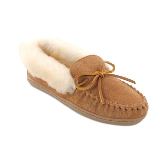 NIB MINNETONKA Slippers - Picture 3 of 12